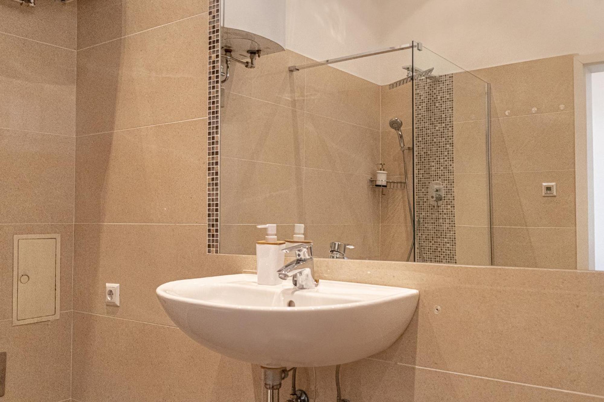Special Vintage Viennese Apartment - 12Min F Downtown Esterno foto